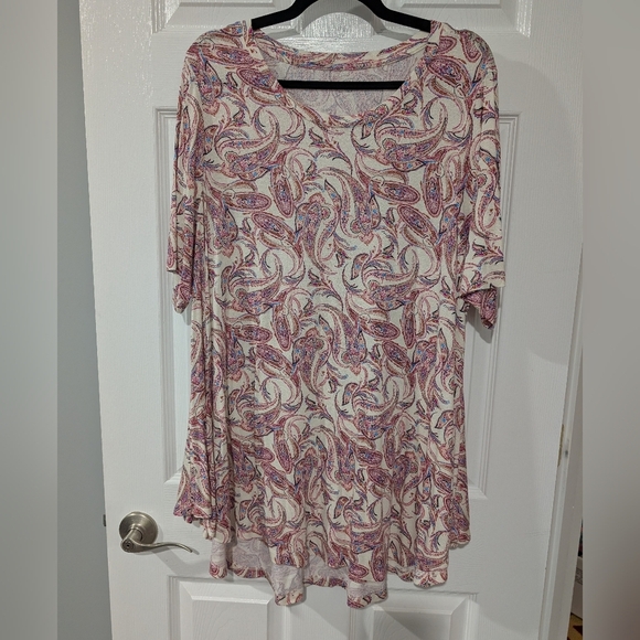 Lane Bryant Multi Paisley Max Swing Perfect Sleeve Crew-Neck Tee Size 18/20 - Picture 2 of 10